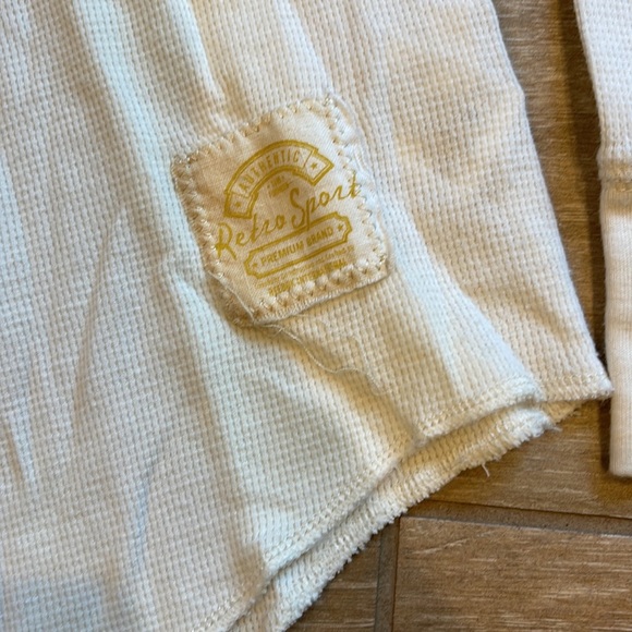 Reebok Winter Classic Boston Tee MEDIUM - Picture 4 of 8